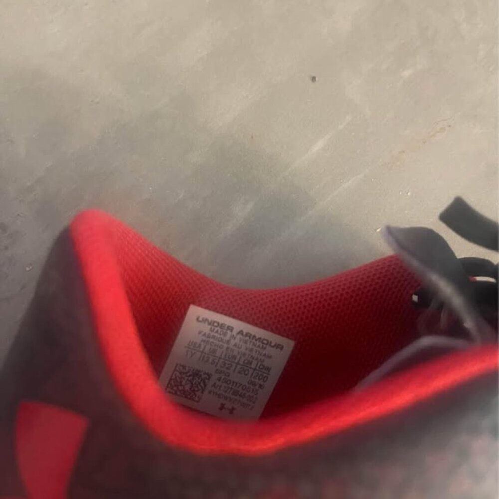 Youth Soccer Cleats Size 1 - Picture 3 of 3
